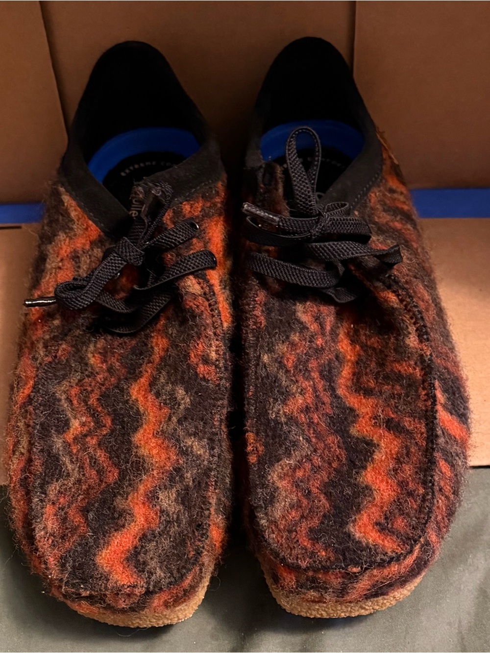 New Clarks Men's Wool lace up Black/Orange/Burgundy